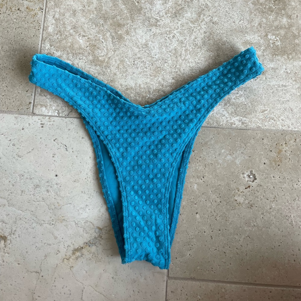Hollister - XS swimsuit bottoms - V-cut/cheeky